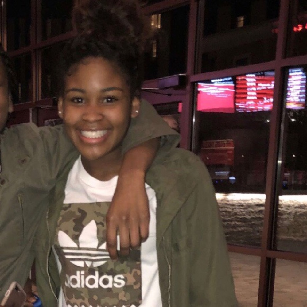 Meet your Posher, Jaela